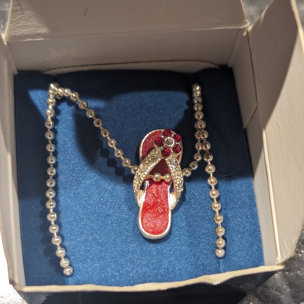 Avon flip flop January necklace brand new